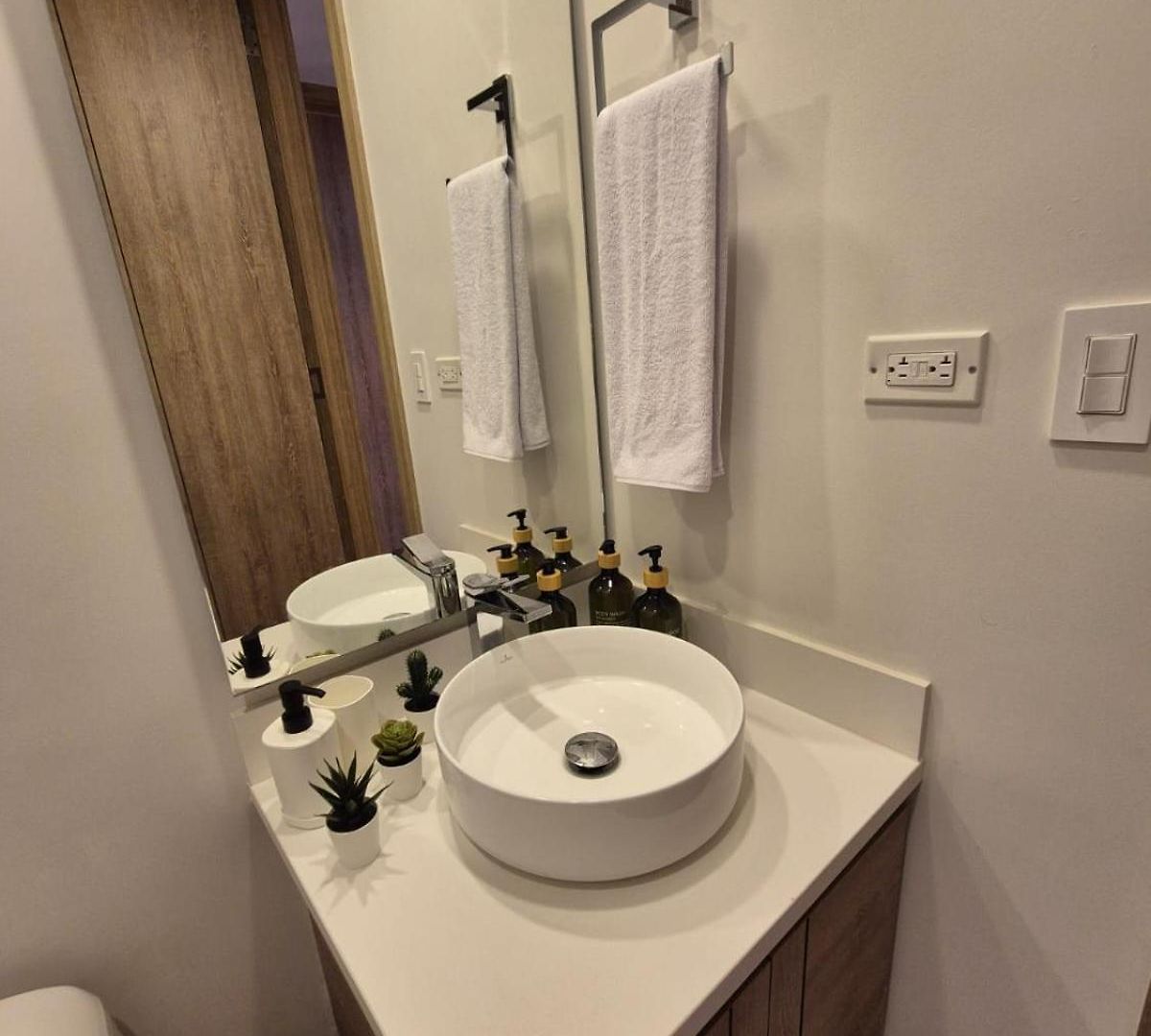 Apartamento Moderno Con Vista Al Mar Y Piscinas 1 Habitación Con Balcón En Manzanillo,cartagena