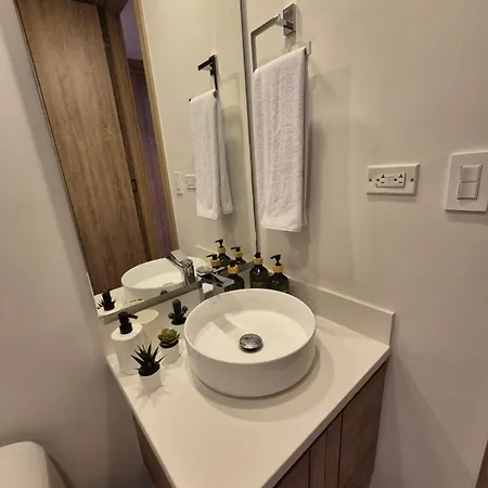 Apartamento Moderno Con Vista Al Mar Y Piscinas 1 Habitación Con Balcón En Manzanillo,cartagena